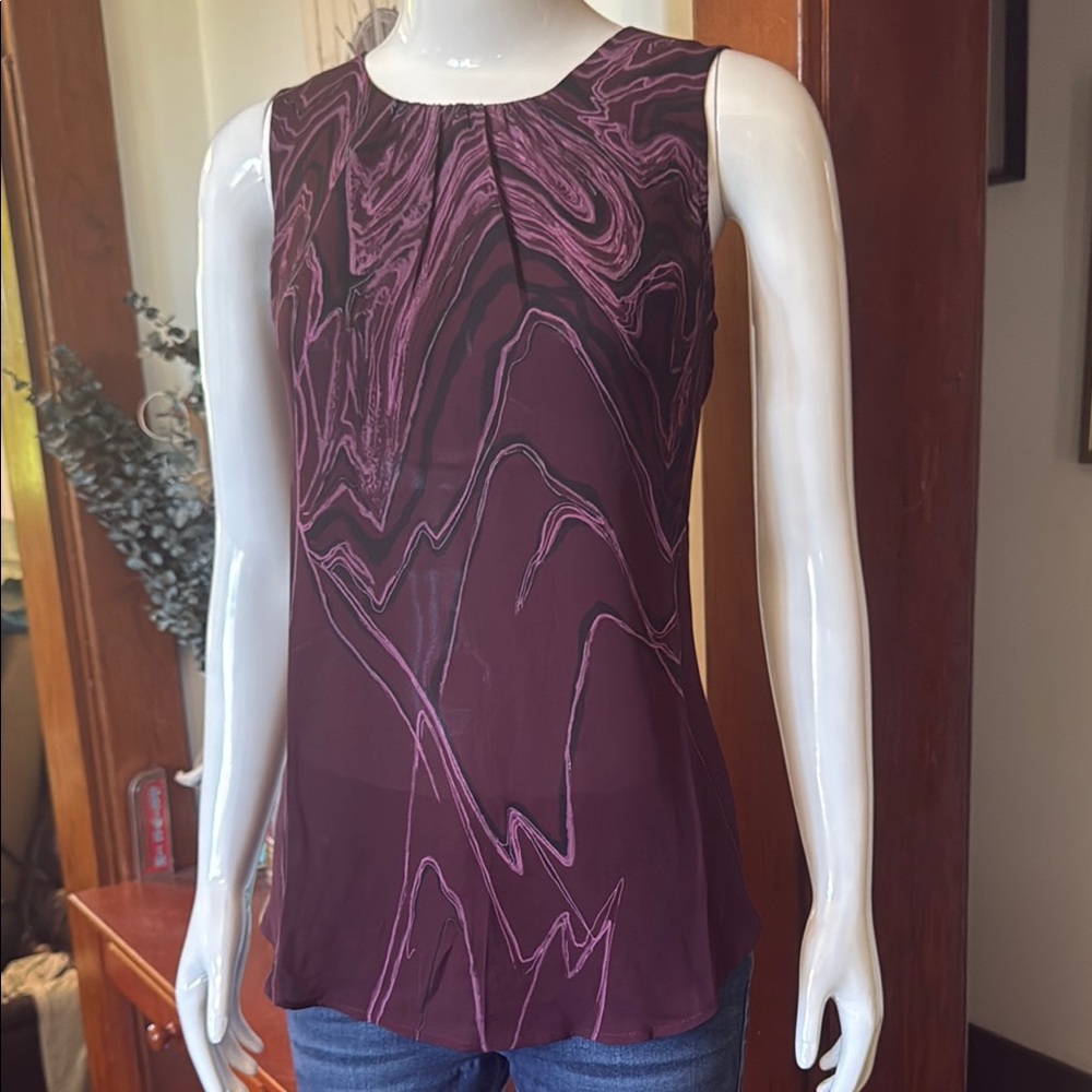 NWT northern reflections size small Elegant Maroon Swirl Women's Top